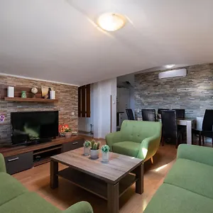 https://apartman-zappa.in-istria.net